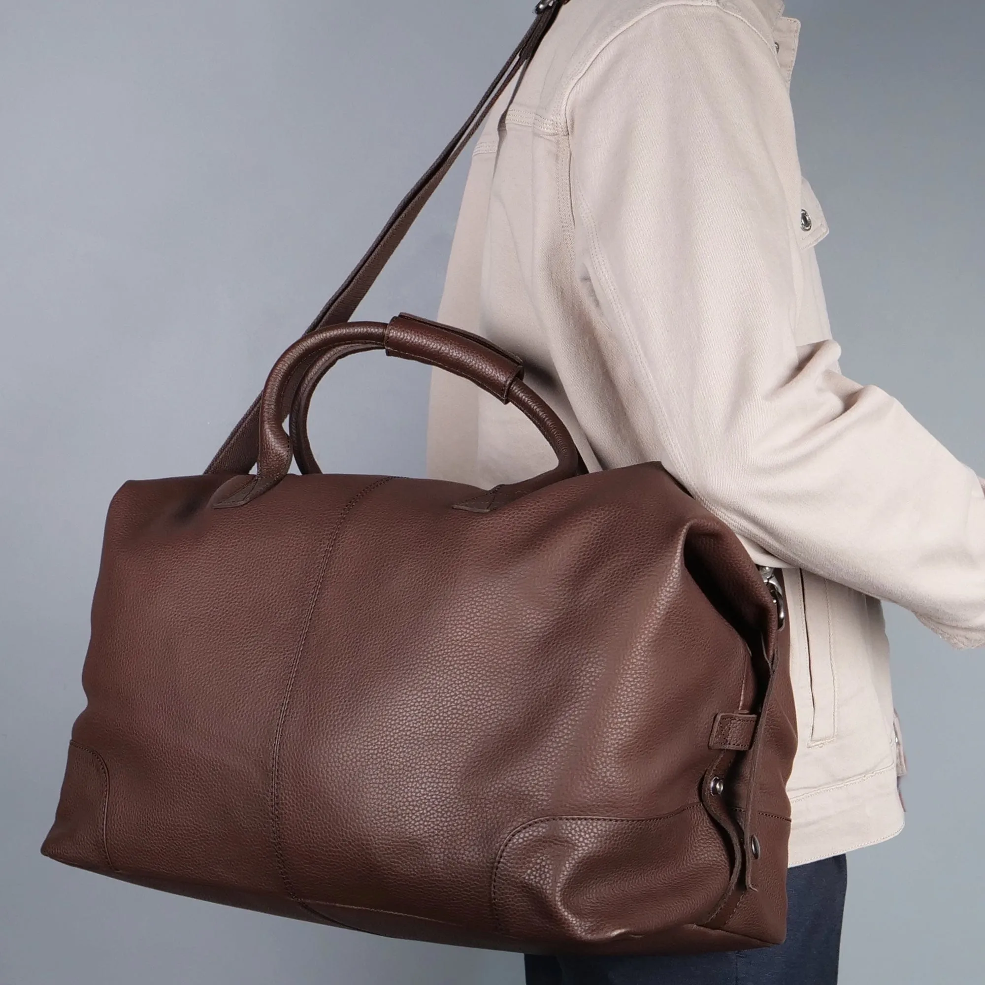 Leather Weekend Bag Brown