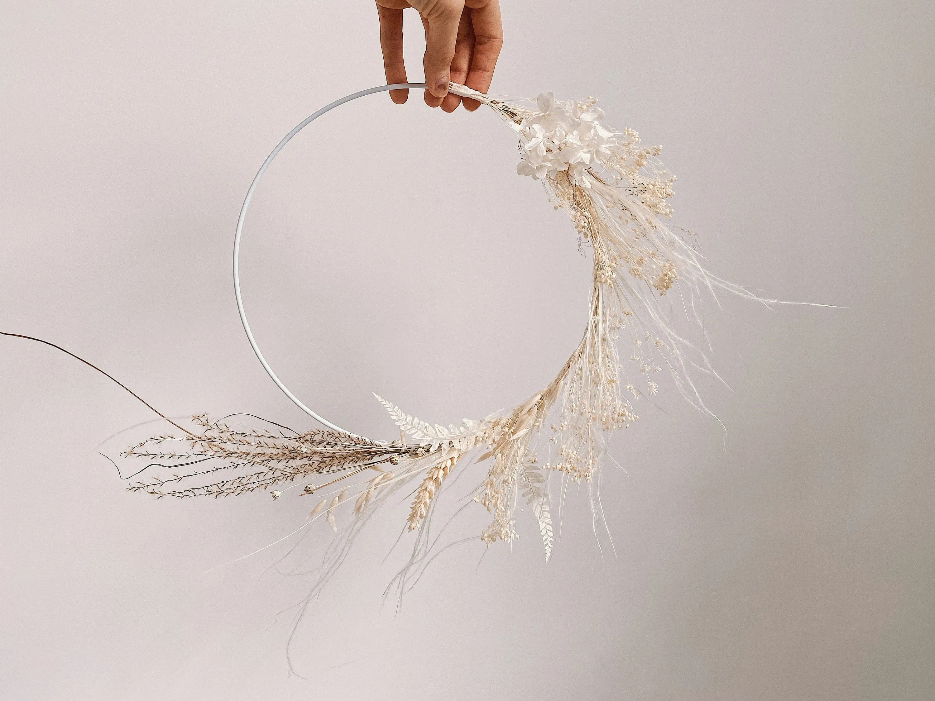 White Dried Flowers Bohemian Wall Decor Floral Hoop Thin Pampas Grass