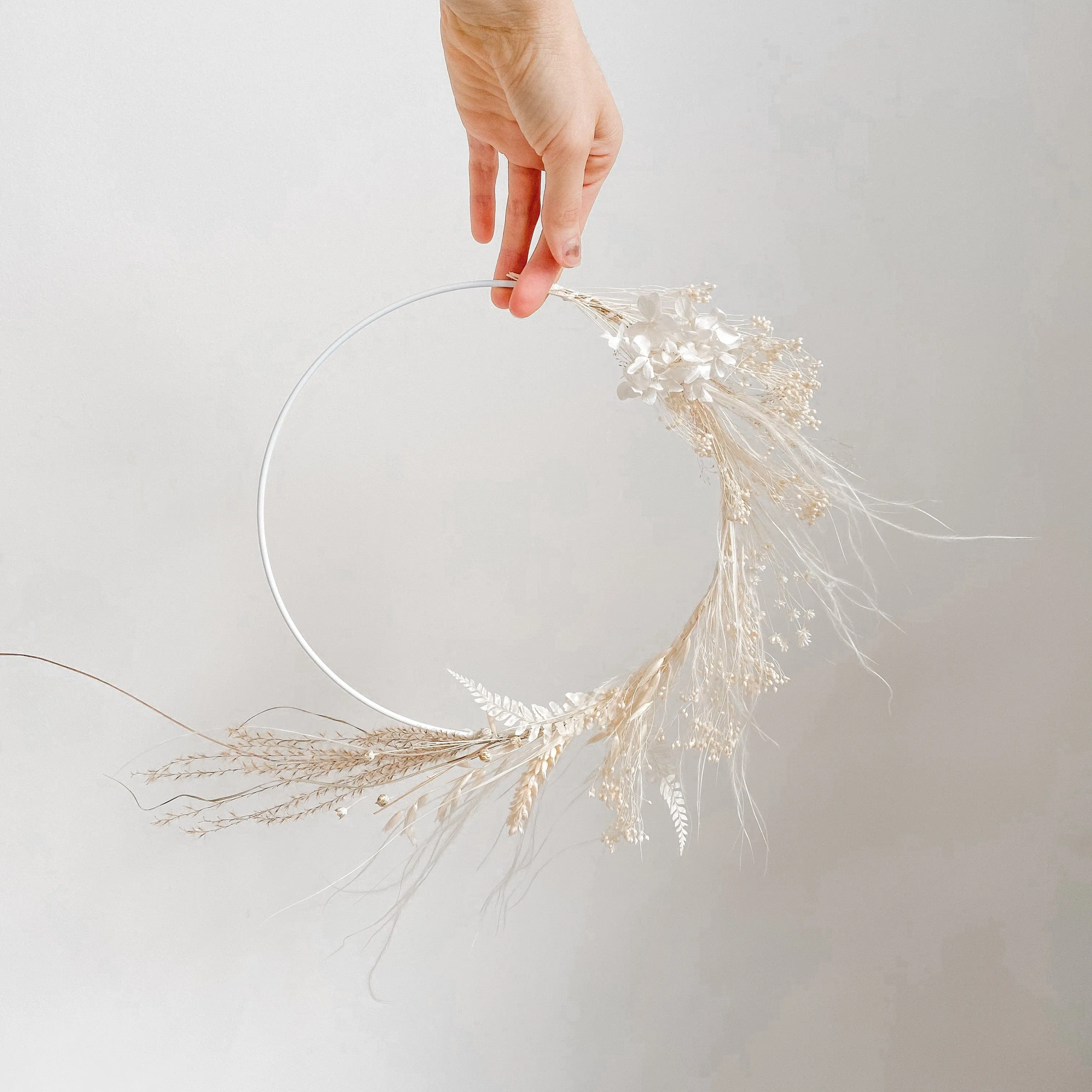 White Dried Flowers Bohemian Wall Decor Floral Hoop Thin Pampas Grass