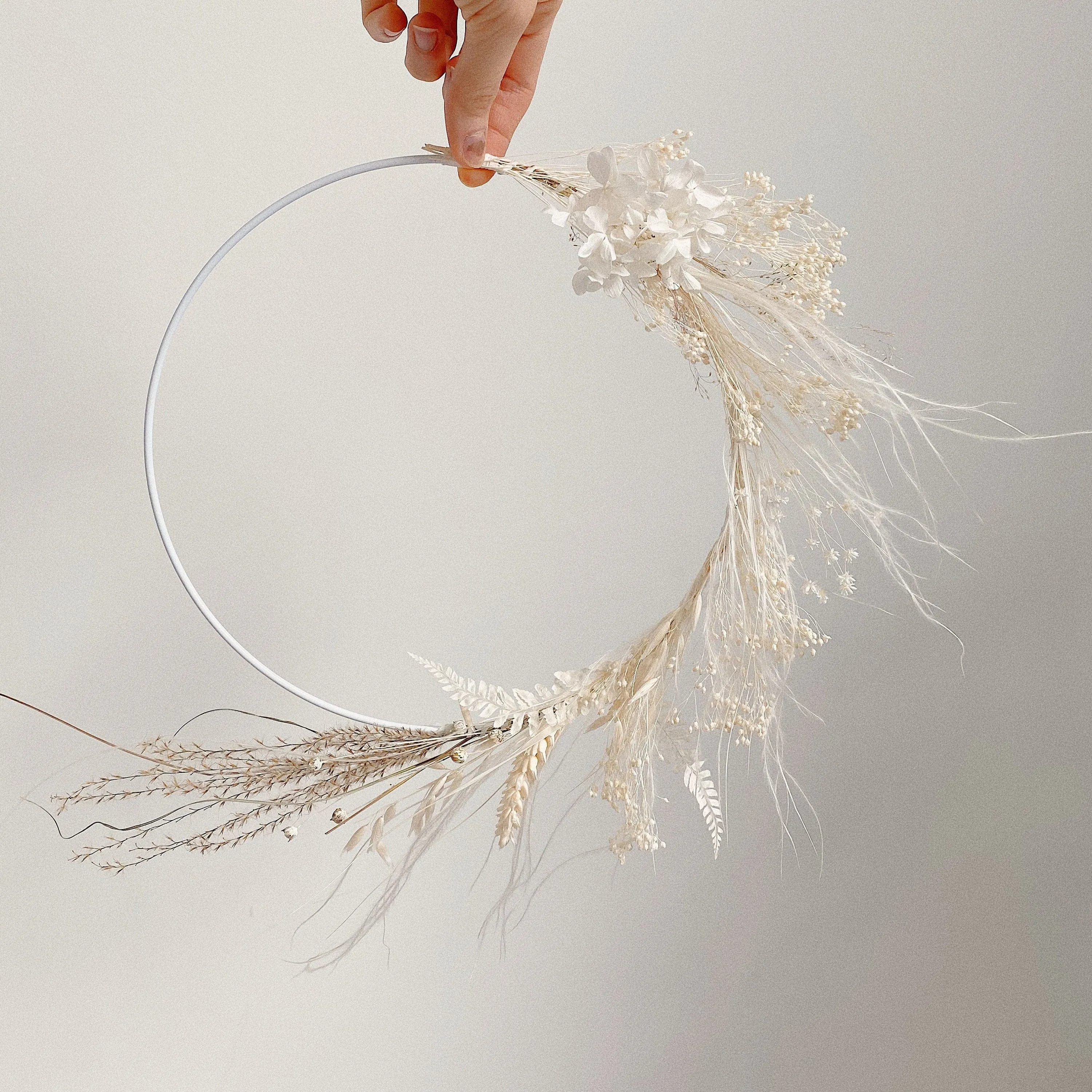 White Dried Flowers Bohemian Wall Decor Floral Hoop Thin Pampas Grass