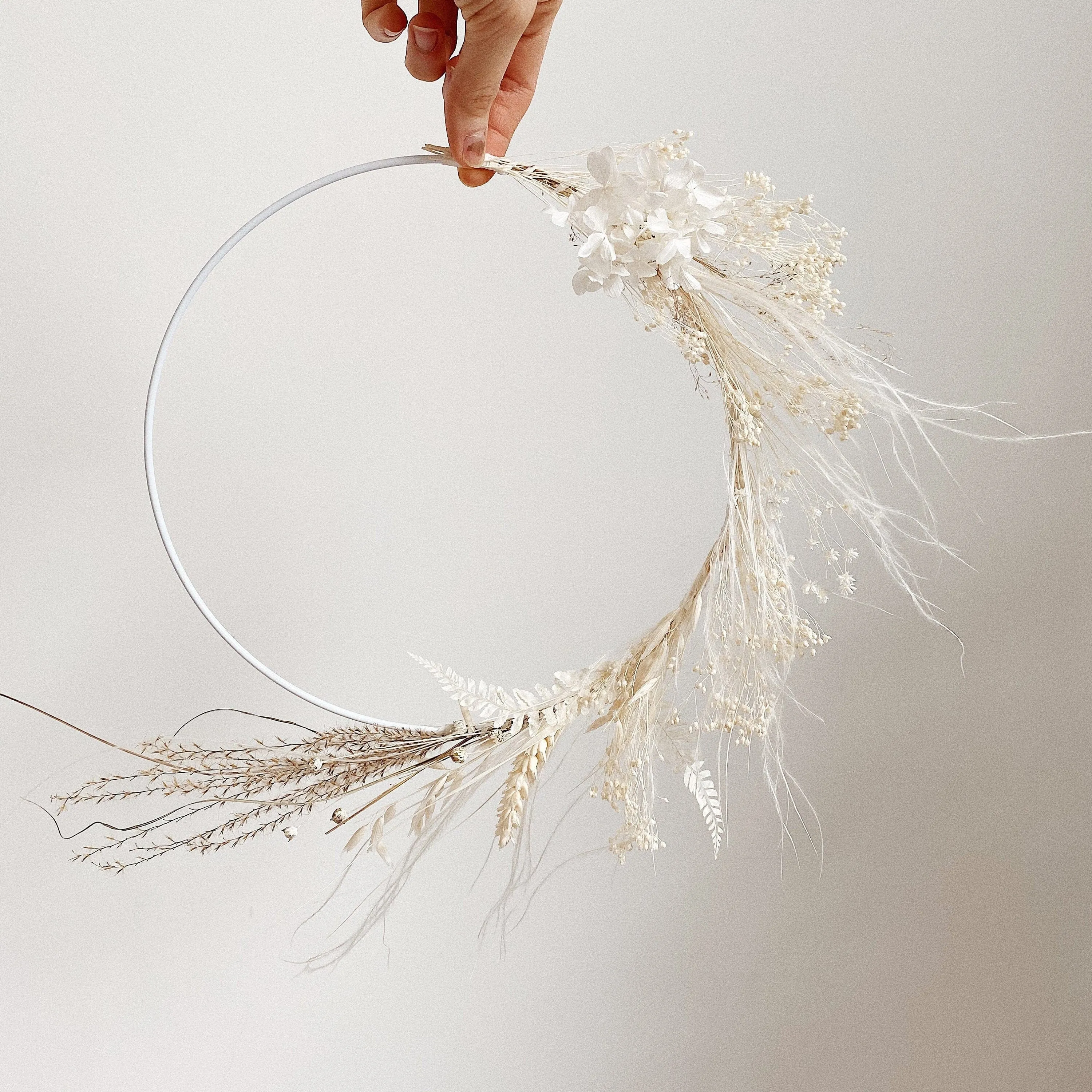 White Dried Flowers Bohemian Wall Decor Floral Hoop Thin Pampas Grass